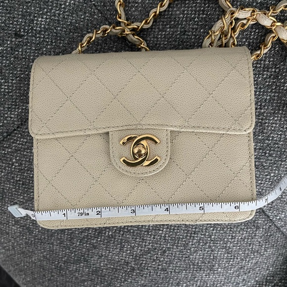 Chanel Vintage Caviar Beige Mini Square with 24K GHW - Picture 9 of 17